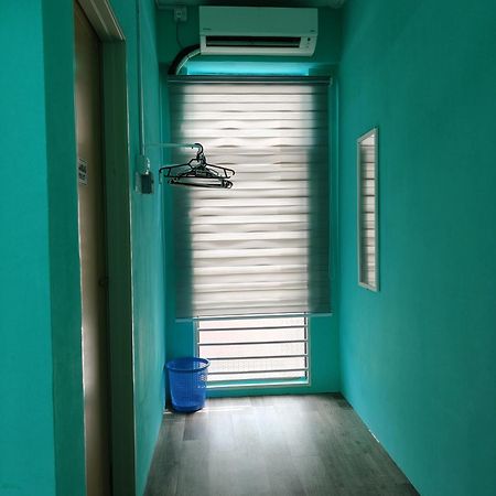 World Kids Fantasy Hotell Lumut Exteriör bild
