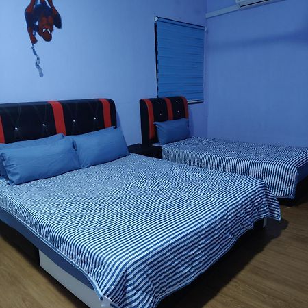 World Kids Fantasy Hotell Lumut Rum bild