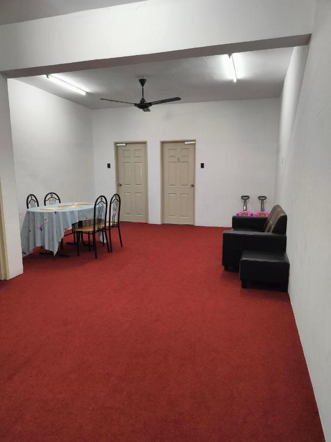World Kids Fantasy Hotell Lumut Exteriör bild