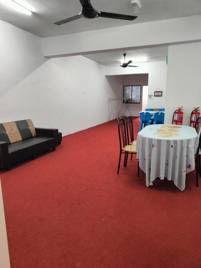World Kids Fantasy Hotell Lumut Exteriör bild