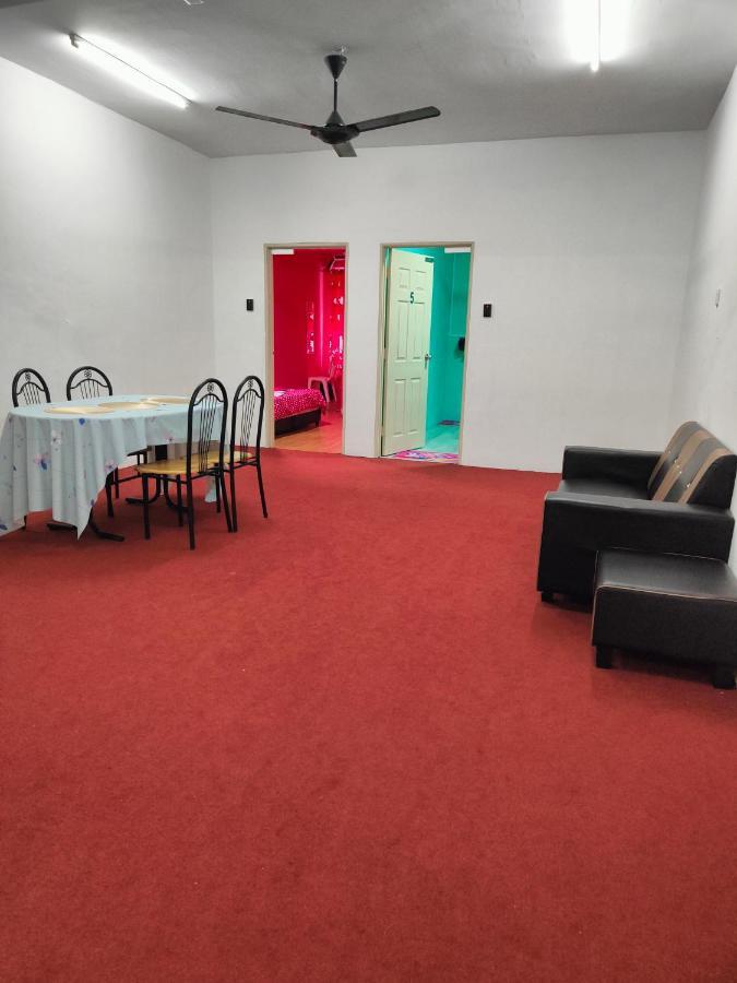 World Kids Fantasy Hotell Lumut Exteriör bild