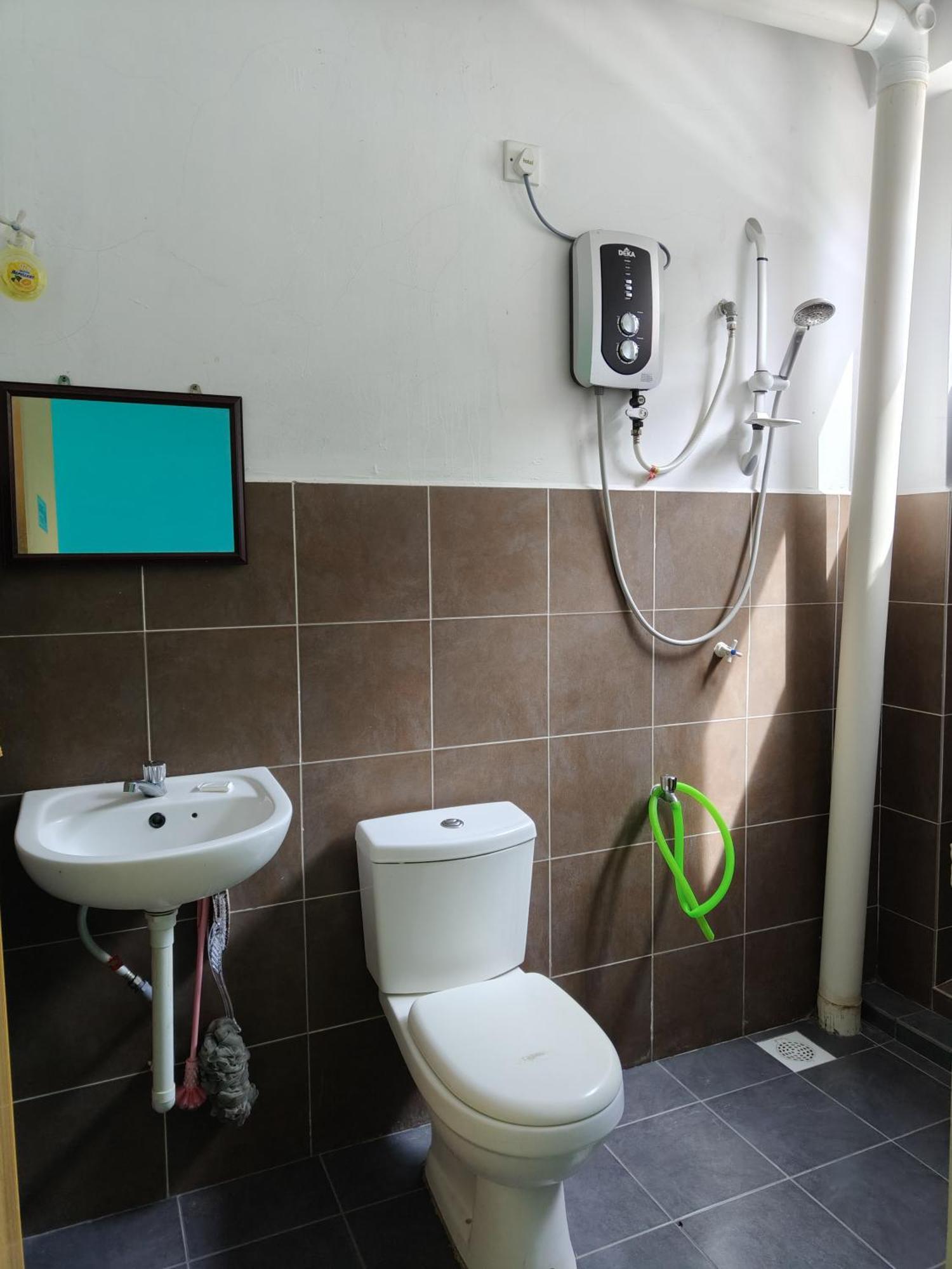 World Kids Fantasy Hotell Lumut Exteriör bild